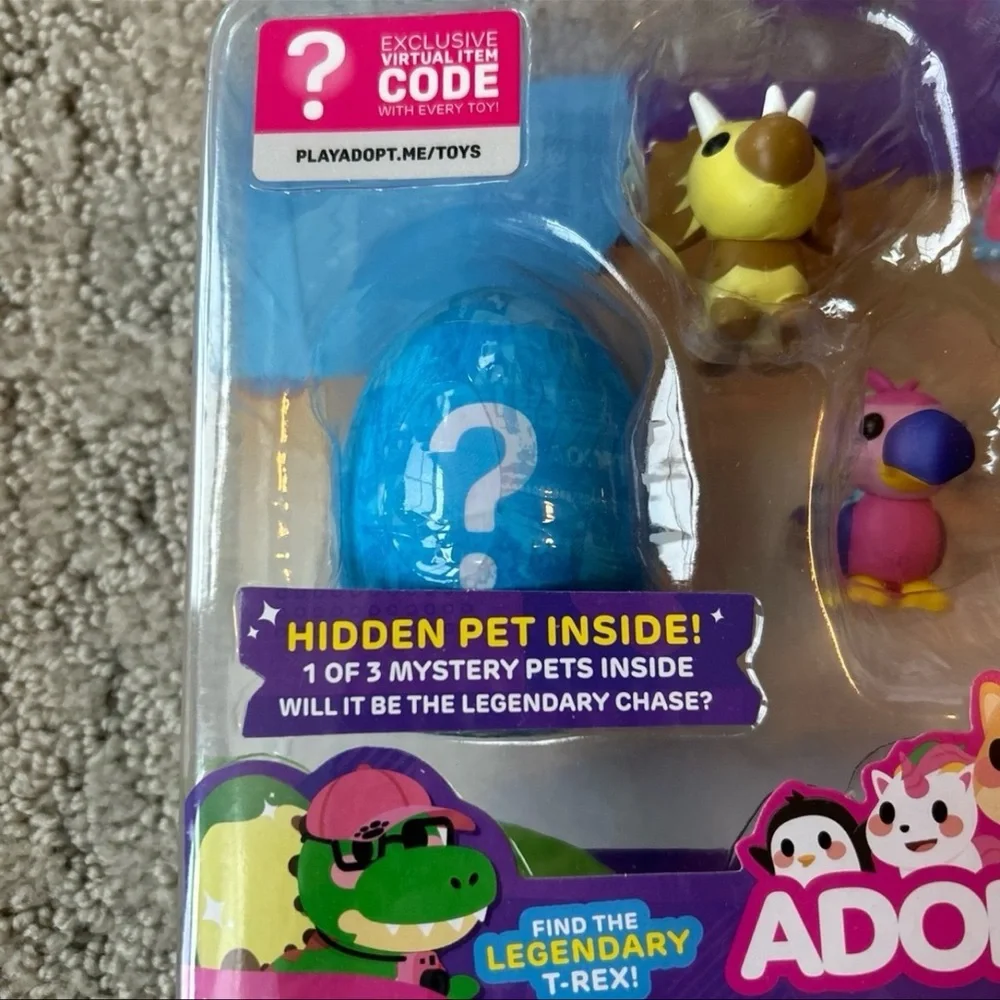 AdoptMe Fossil Isle Mini Figure 6-Pack Exclusive Playset with Mystery Pet NEW